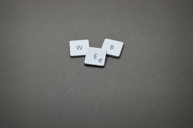 https://1lazysearch.com/index.php/2022/08/15/top-6-web-hosting-services-who-deal-with-affiliate-marketing/